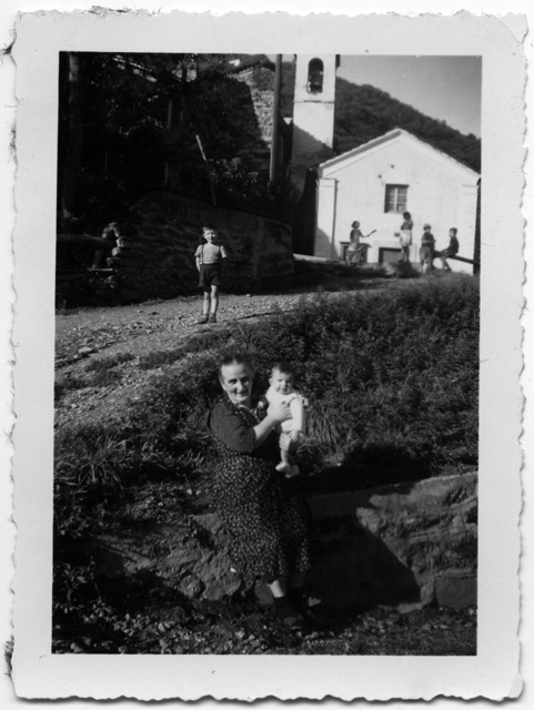 Brigida Brocchetti con il nipote Sergio a Oggio