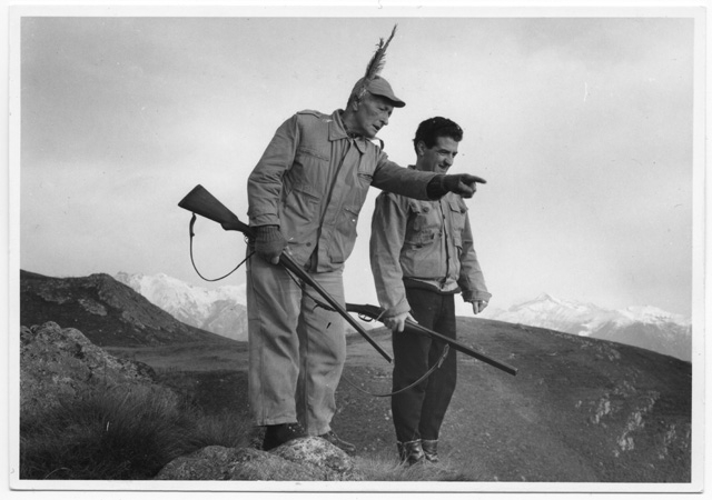 Mingo Quadri a caccia a Zarnigo (Gola di Lago) con un compagno