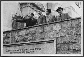 Membri del comitato di carnevale al municipio di Tesserete