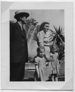 Federico Gianini con le nipoti in piazza Manzoni a Lugano