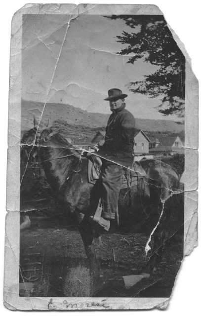 Cesare "Micho" Moresi a cavallo