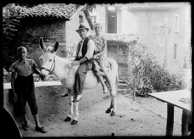 Coppia in posa con asino a Piandera