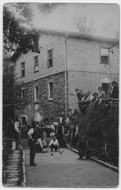 Giocatori di bocce a Comano