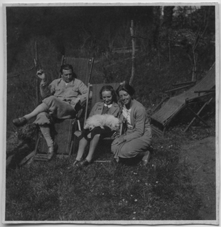 Mario e Irma Bernasconi con un'amica