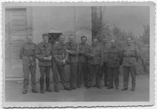 Gruppo di militari in posa