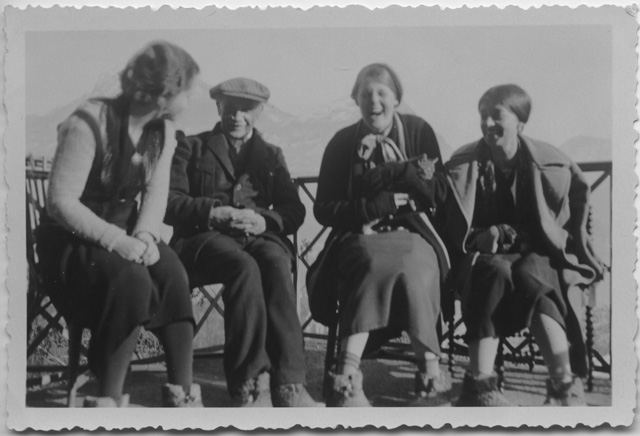 Irma Bernaconi Pannes con amici