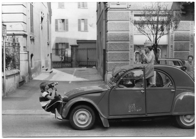 Michele Oggioni durante le riprese del cortometraggio "I vestiti nuovi dell'imperatore"