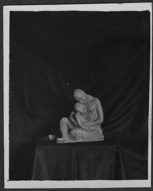 Madonna col bambino di Mario Bernasconi