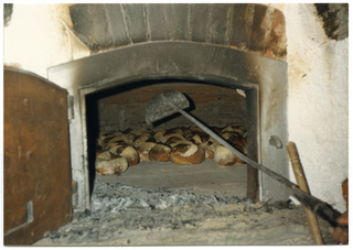 Cottura del pane per la festa di San Valentino a Bigorio