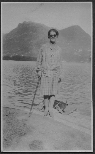 Irma Bernasconi Pannes sulle rive del lago di Lugano e vista sul Monte Brè