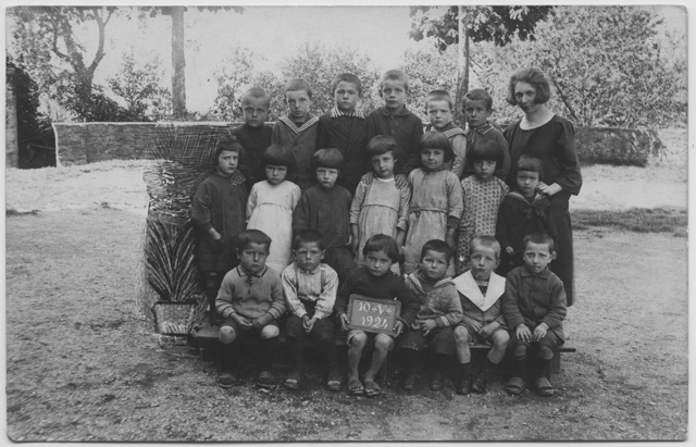 Classe elementare di Comano in posa