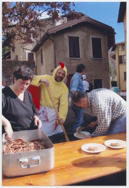 Preparazione del pranzo di carnevale a Ponte Capriasca