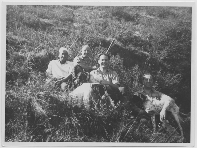 Cacciatori in posa sul Camoghè