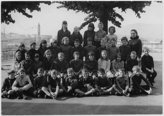 Alunni di Sala Capriasca con la maestra Maria Ceresa