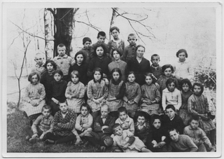 Alunni di Sala Capriasca con la maestra Gina Gioia Lepori