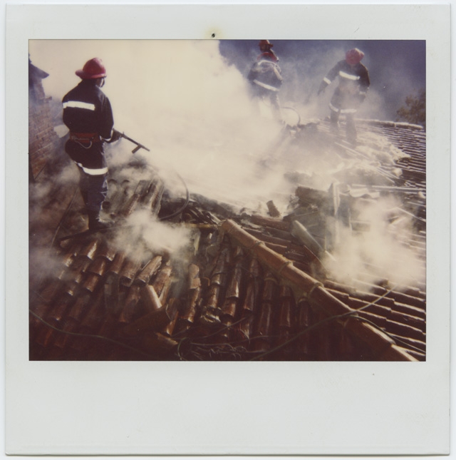 Intervento dei pompieri durante un incendio a Bidogno