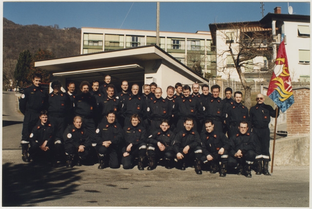 Corpo Pompieri Capriasca in posa a Tesserete
