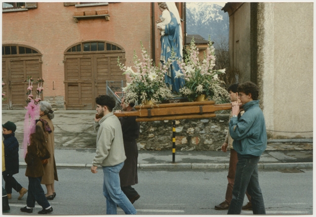 Processione per la festa della Madonna a Comano
