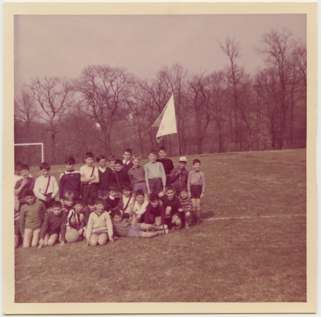 Alunni in posa durante un torneo scolastico a Comano