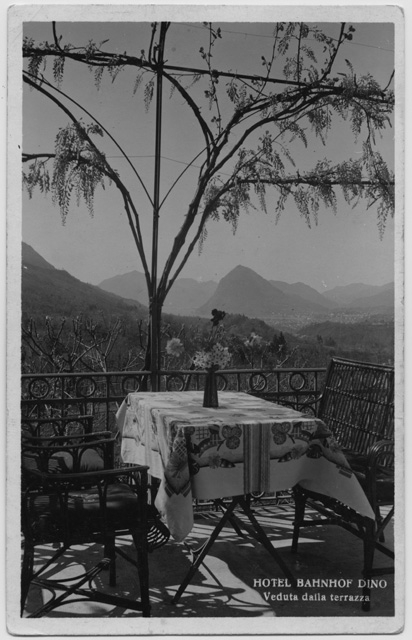 Terrazza dell'Hotel de la Gare a Dino