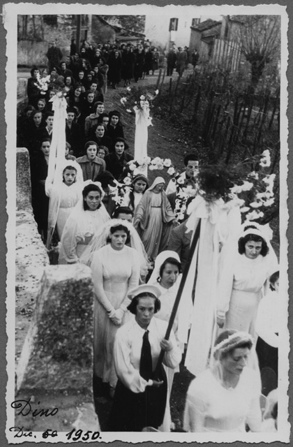 Processione a Dino