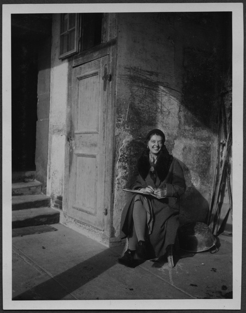 Irma Bernaconi Pannes disegna in una casa di Davos