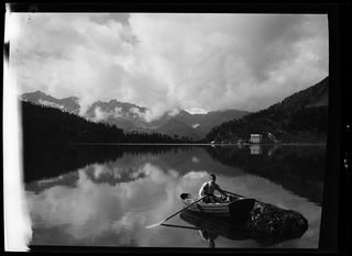 Remo Canonica in barca sul lago Ritom