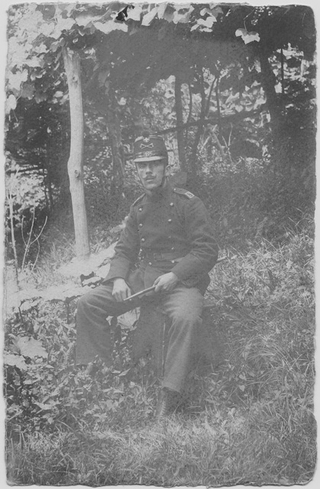 Enrico Besomi in divisa militare