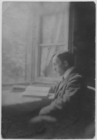 Enrico Besomi alla finestra