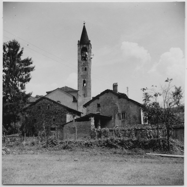 Veduta di Ponte Capriasca con la chiesa di Sant'Ambrogio