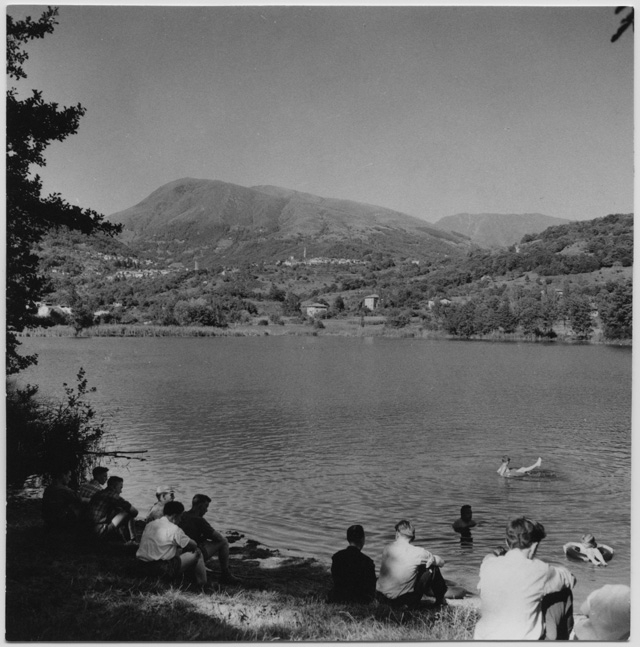 Bagnanti al lago di Origlio