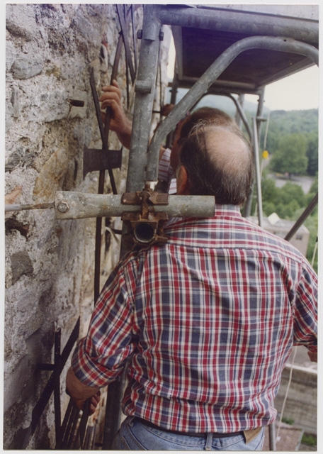 Regolazione dell'orologio della chiesa di Santo Stefano a Tesserete