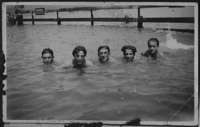 Ragazzi al lago