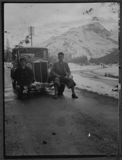 Bambini in posa sul passo del Bernina