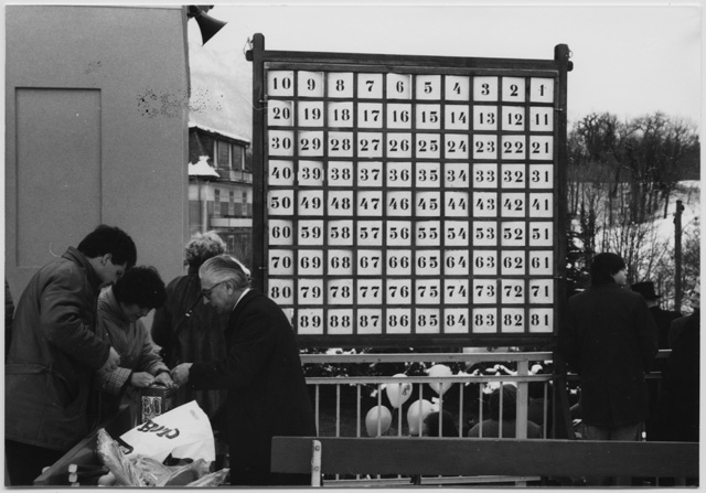 Gioco della tombola al carnevale di Tesserete