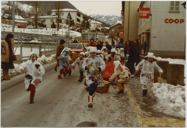 Corteo dei bambini al carnevale di Tesserete