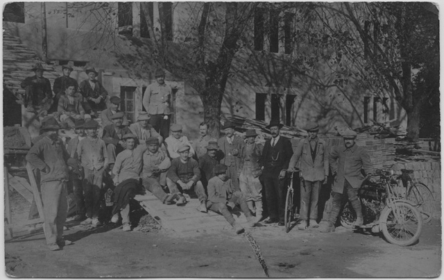 Operai capriaschesi impiegati in un cantiere in Francia