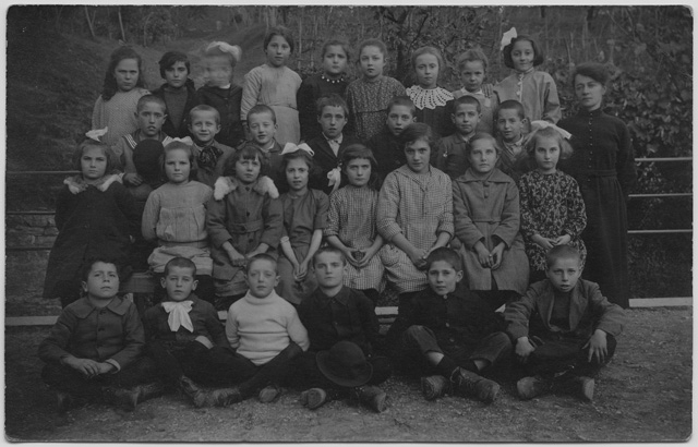 Scuole di Roveredo in posa