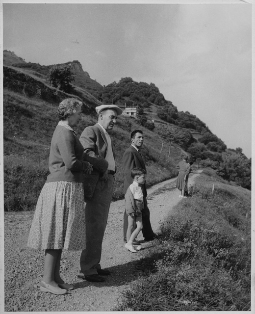 Gruppo sopra a un sentiero a Carona