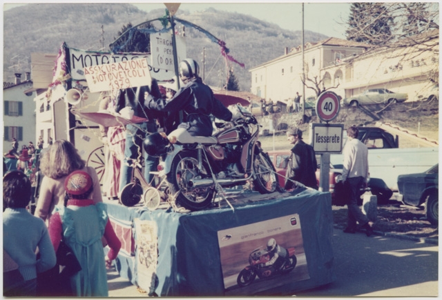 Sfilata dei carri al carnevale di Tesserete