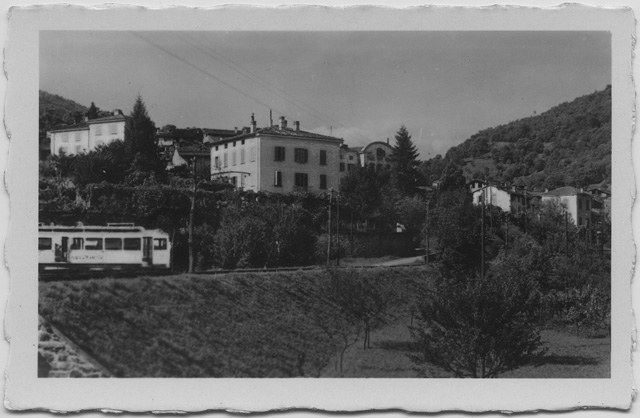 Passaggio del tram Lugano-Tesserete a Lugaggia