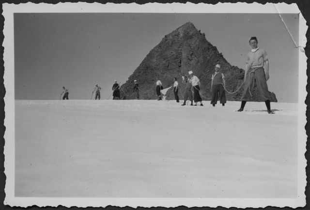Uomini durante una scalata a Campo Tencia