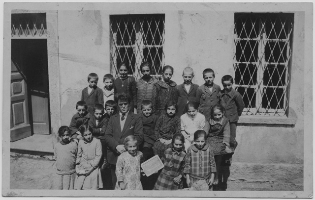 Alunni delle scuole di Certara