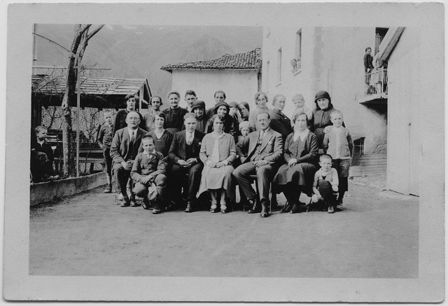 Gruppo in posa a Certara