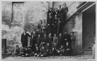 Alunni di collegio in posa a (?)