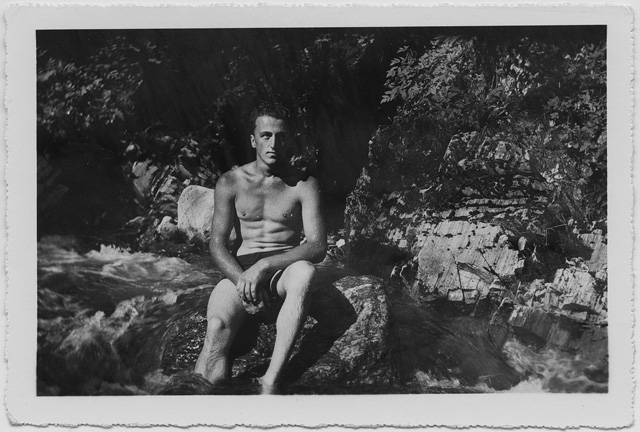 Ritratto di ragazzo al fiume