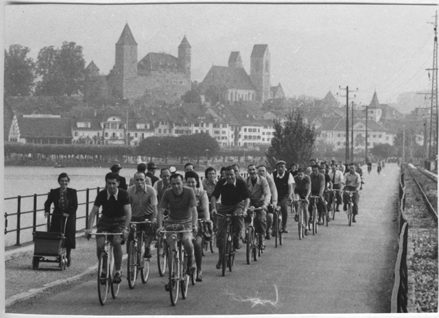 Ciclisti sul ponte tra Rapperswil e Pfäffikon