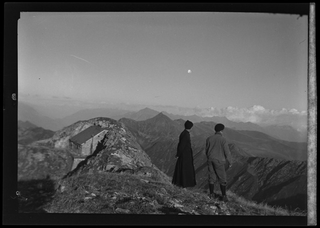 Uomini alla Capanna Camoghè