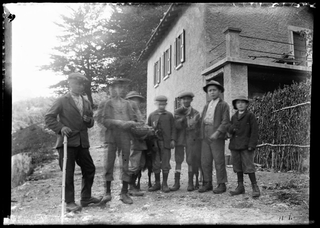 Ragazzi in posa all'alpe Bolla
