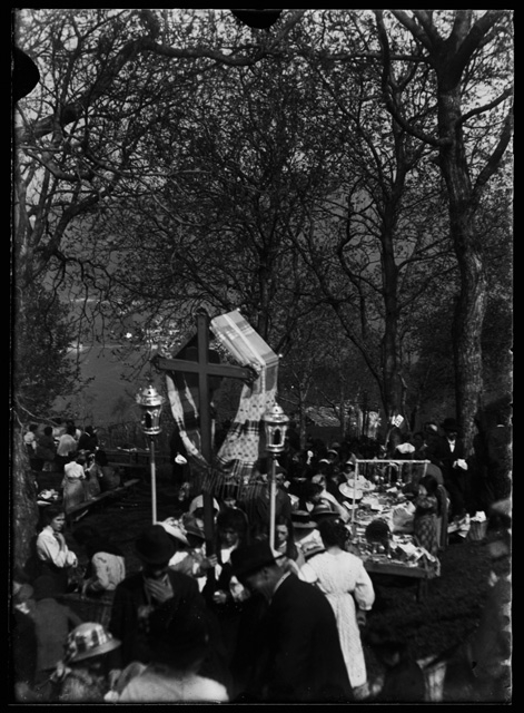 Fedeli in processione
